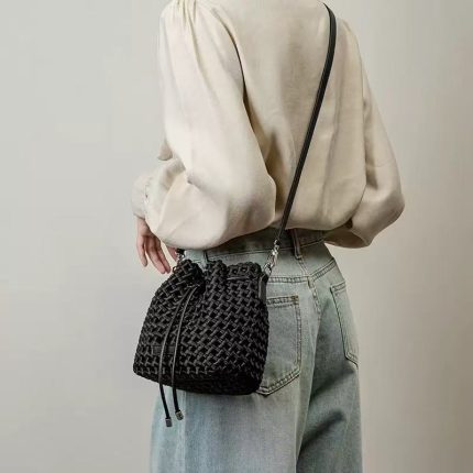 New Windmill Knot Handwoven Versatile Bucket Bag